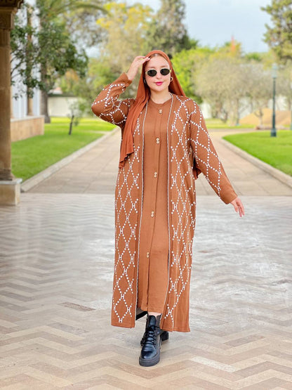 طقم طويل تركي مميز – قصّة مريحة ونقشة فاخرة تناسب كل المناسبات