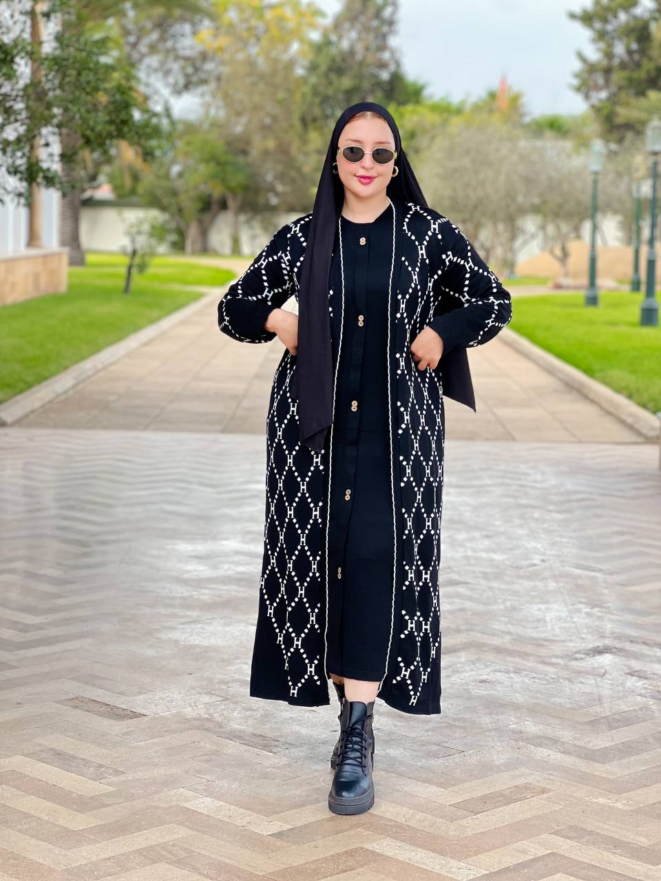 طقم طويل تركي مميز – قصّة مريحة ونقشة فاخرة تناسب كل المناسبات