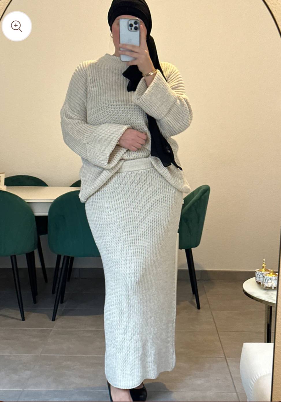 دفء وأناقة الشتاء بطقم محبوك عصري للمحجبات