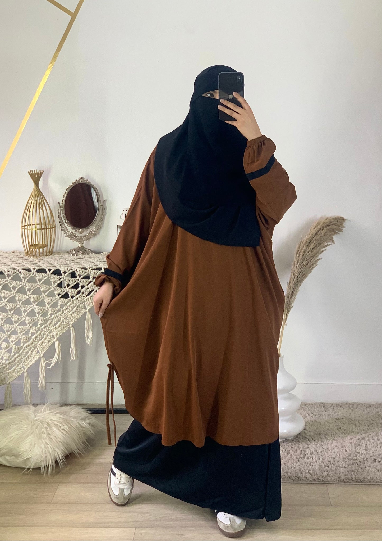 طقم خمار نقاب 4 قطع بقصة واسعة وانسيابية تمنحك حرية الحركة وأناقة هادئة