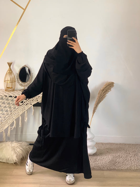 طقم خمار نقاب 4 قطع بقصة واسعة وانسيابية تمنحك حرية الحركة وأناقة هادئة