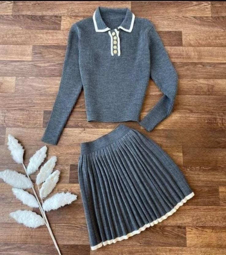 فستان نسائي بكسرات – أناقة عصرية بلمسة راقية