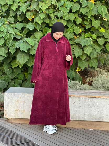 فستان بيرلا الشتوي: دفء فخم بألوان أنيقة لكل الإطلالات