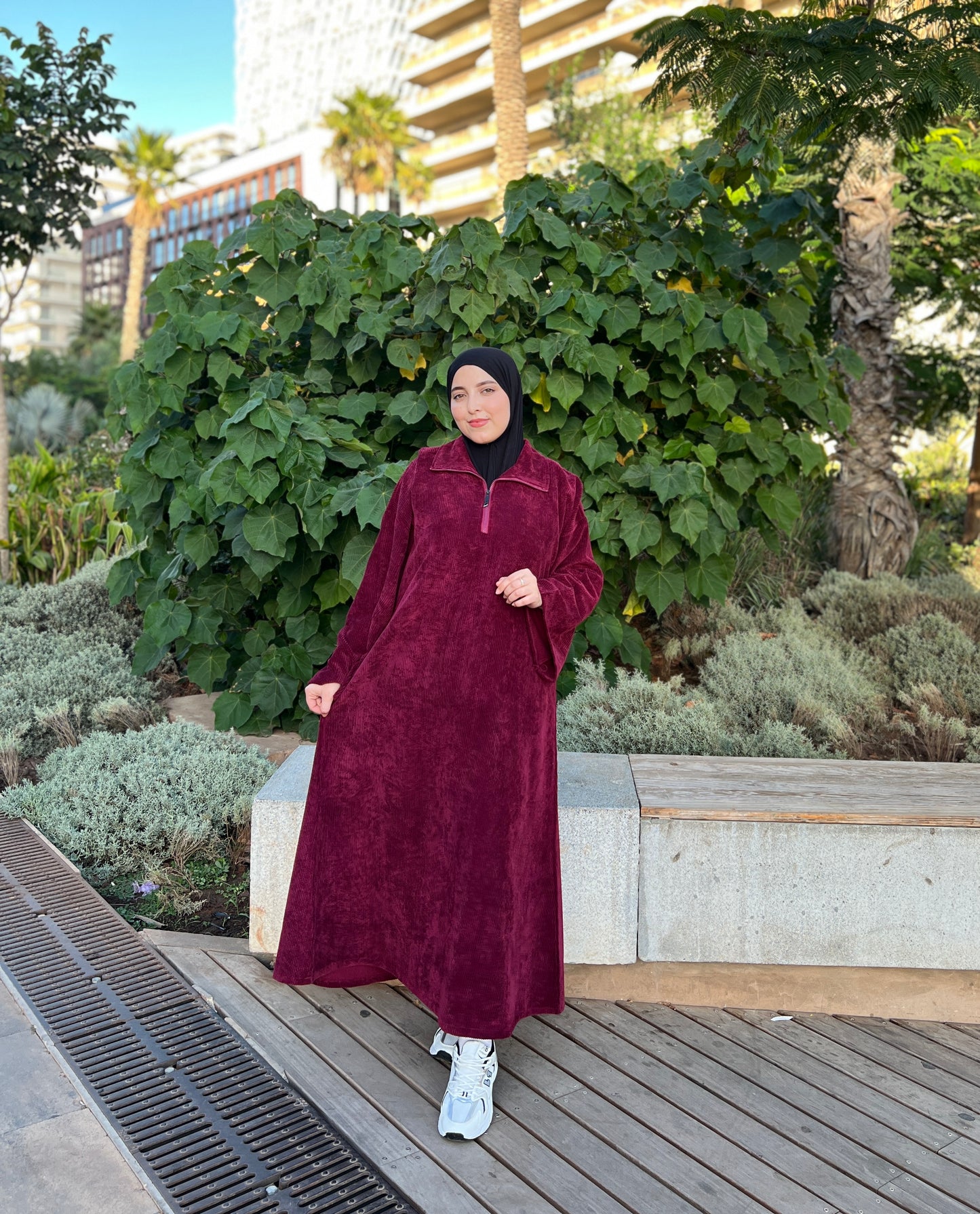 فستان بيرلا الشتوي: دفء فخم بألوان أنيقة لكل الإطلالات