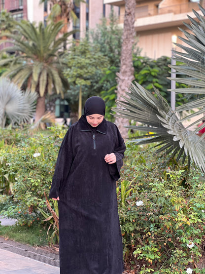 فستان بيرلا الشتوي: دفء فخم بألوان أنيقة لكل الإطلالات