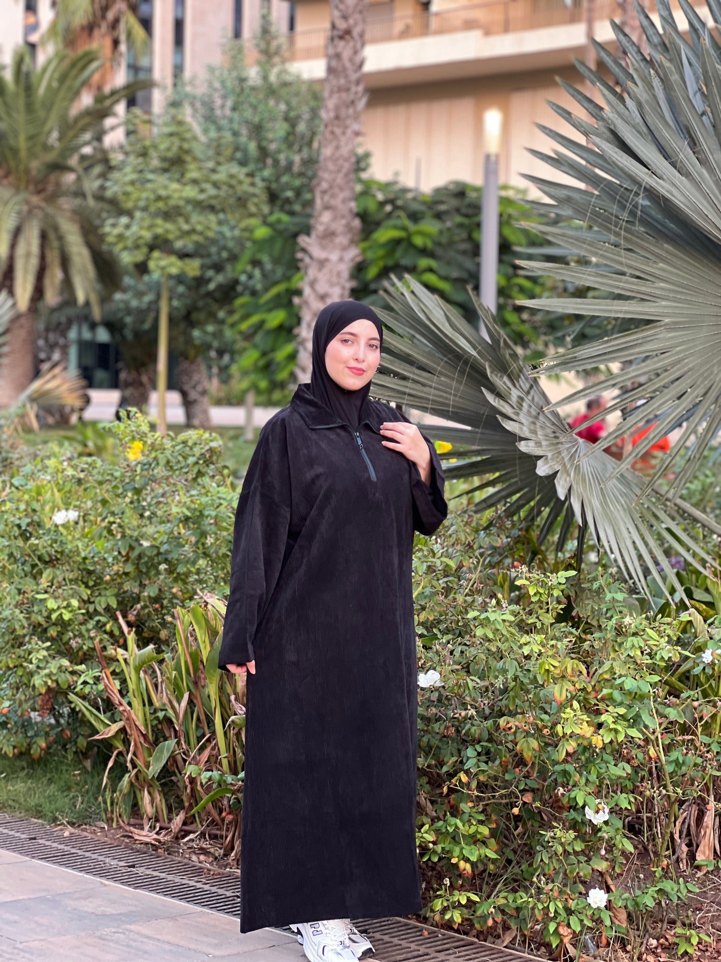 فستان بيرلا الشتوي: دفء فخم بألوان أنيقة لكل الإطلالات