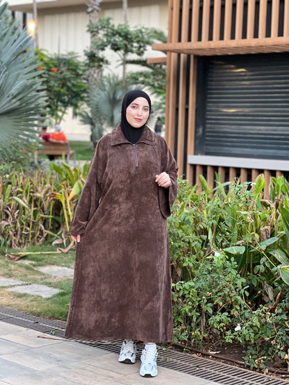 فستان بيرلا الشتوي: دفء فخم بألوان أنيقة لكل الإطلالات