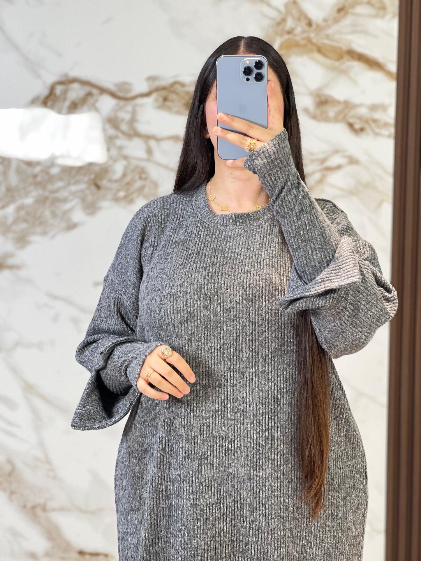 فستان شتوي صوفي لكل مغربية تحب الدفء والأناقة في أمسيات الشتاء