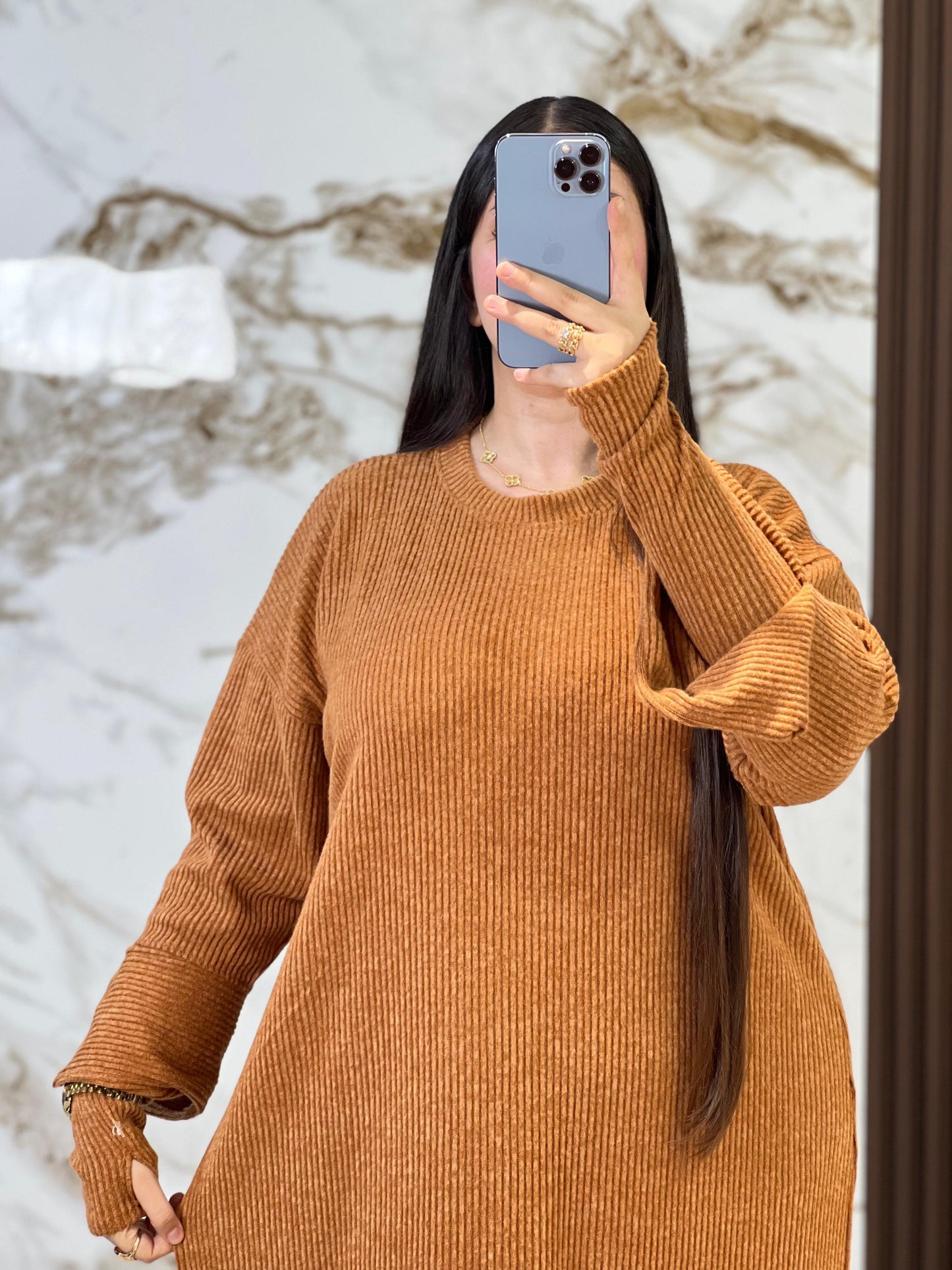 فستان شتوي صوفي لكل مغربية تحب الدفء والأناقة في أمسيات الشتاء