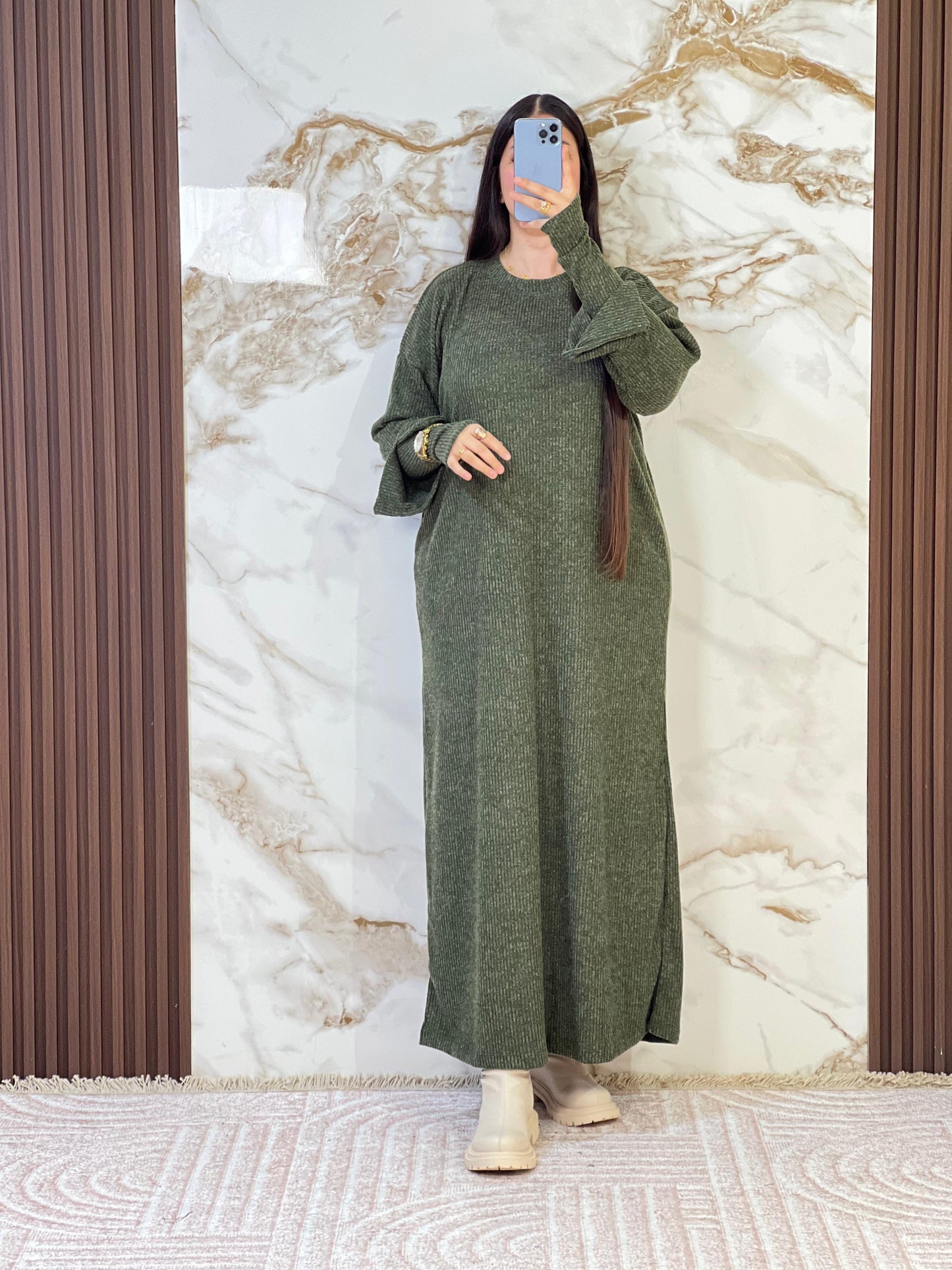 فستان شتوي صوفي لكل مغربية تحب الدفء والأناقة في أمسيات الشتاء