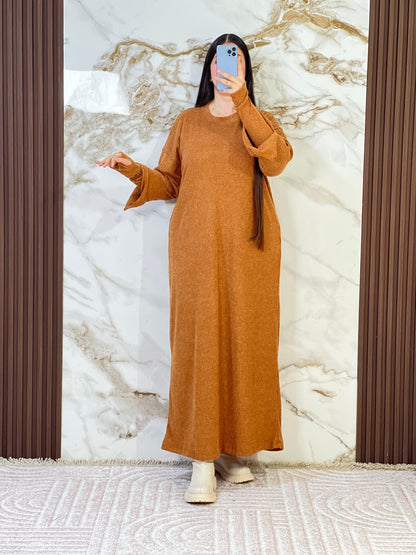 فستان شتوي صوفي لكل مغربية تحب الدفء والأناقة في أمسيات الشتاء