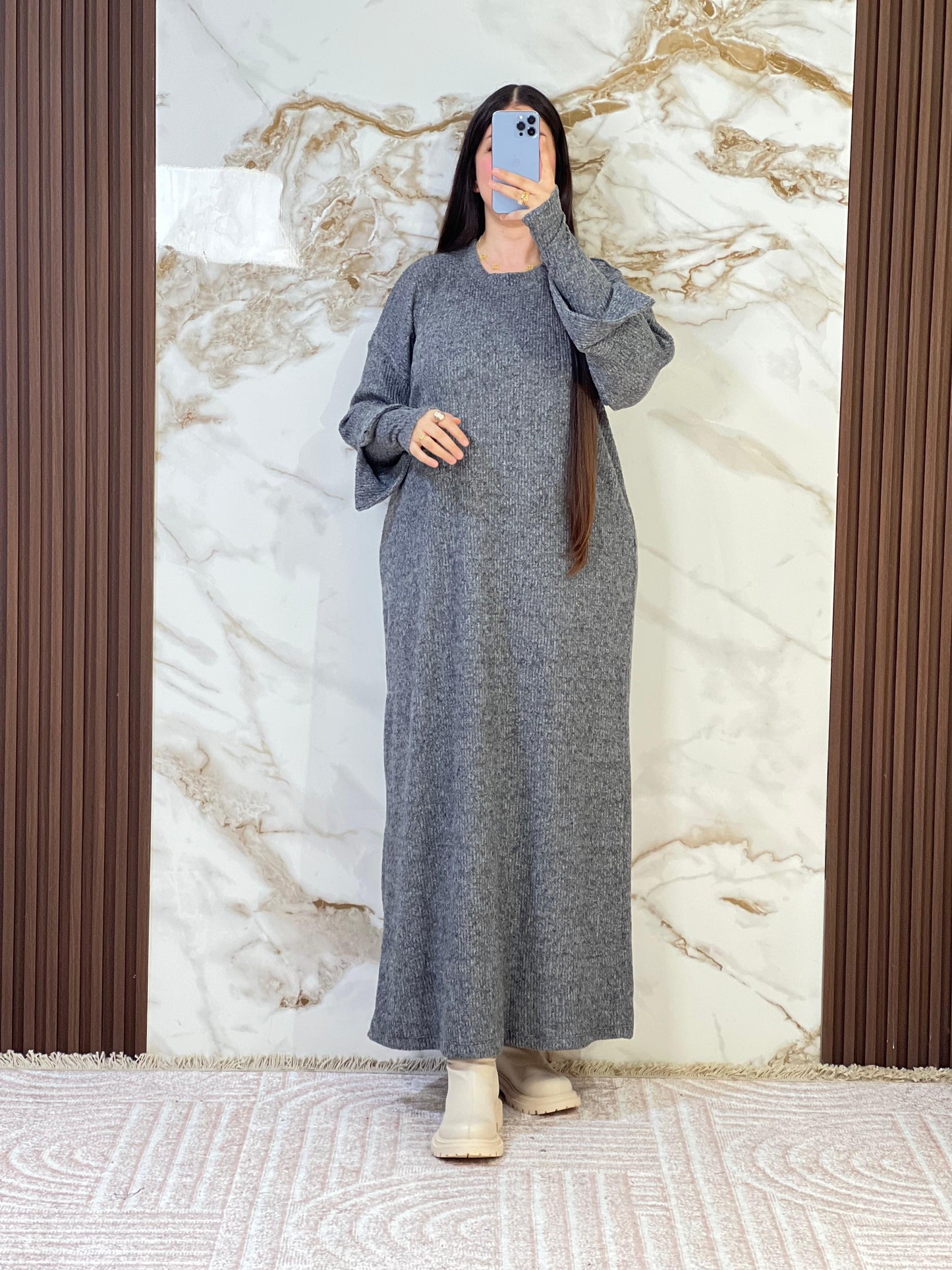 فستان شتوي صوفي لكل مغربية تحب الدفء والأناقة في أمسيات الشتاء