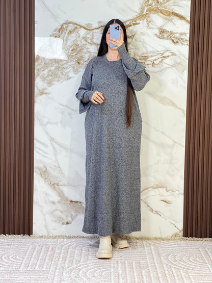 فستان شتوي صوفي لكل مغربية تحب الدفء والأناقة في أمسيات الشتاء