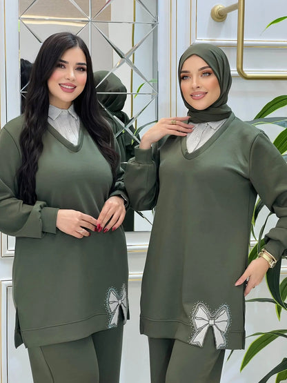 طقم كاجوال راقي بقصة واسعة وألوان هادئة يعكس أناقة المرأة المغربية