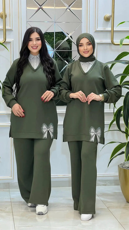 طقم كاجوال راقي بقصة واسعة وألوان هادئة يعكس أناقة المرأة المغربية