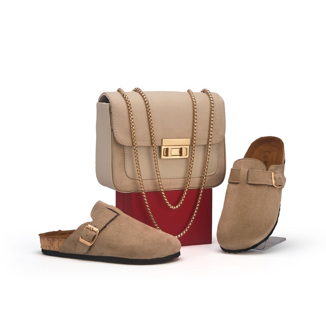 طقم شامل يجمع بين الراحة والأناقة