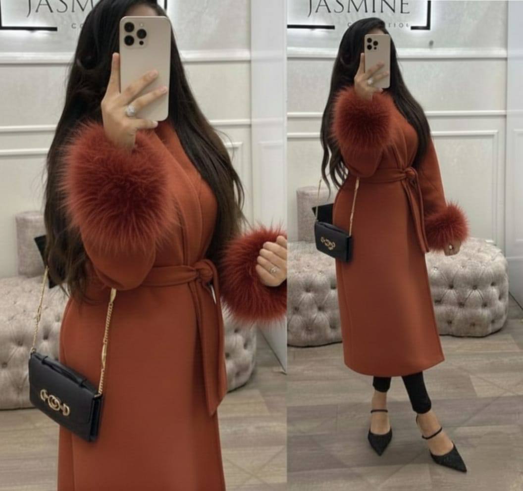 مونطو كاشمير فاخر بأكمام فورير – أناقة شتوية راقية