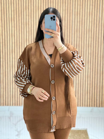 طقم&nbsp; تركي من قطعتين بأكمام مخططة – أناقة مريحة لكل الفصول