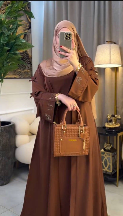 عباية روزا برميير قطعتين بألوان ملكية لإطلالة محتشمة وفاخرة