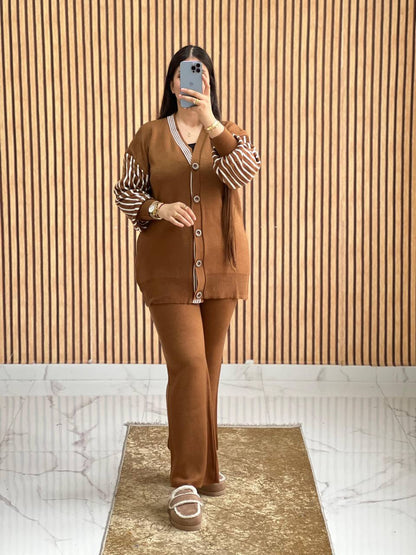 طقم&nbsp; تركي من قطعتين بأكمام مخططة – أناقة مريحة لكل الفصول