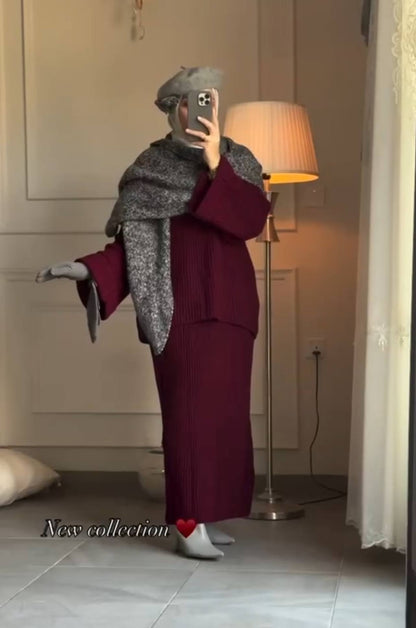 دفء وأناقة الشتاء بطقم محبوك عصري للمحجبات