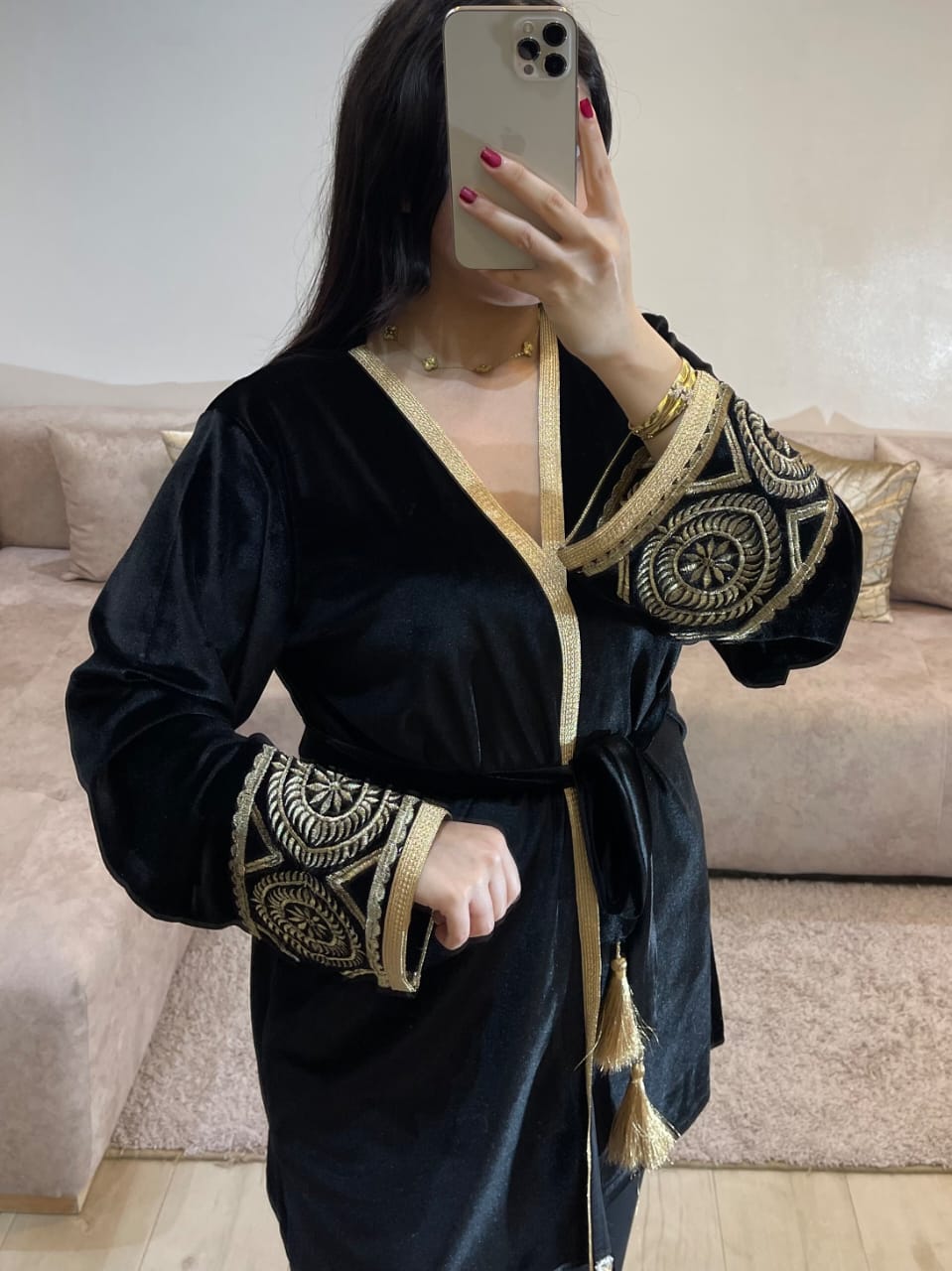 كيمونو موبرة فاخرة مطروزة مع سروال – ألوان راقية