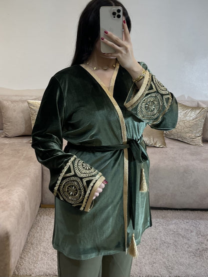 كيمونو موبرة فاخرة مطروزة مع سروال – ألوان راقية