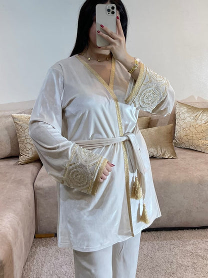 كيمونو موبرة فاخرة مطروزة مع سروال – ألوان راقية