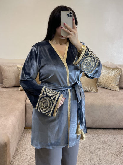 كيمونو موبرة فاخرة مطروزة مع سروال – ألوان راقية