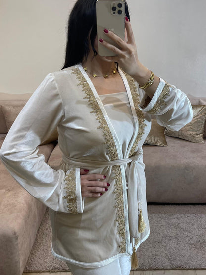 كيمونو موبرة فاخرة مطروزة مع سروال – ألوان راقية