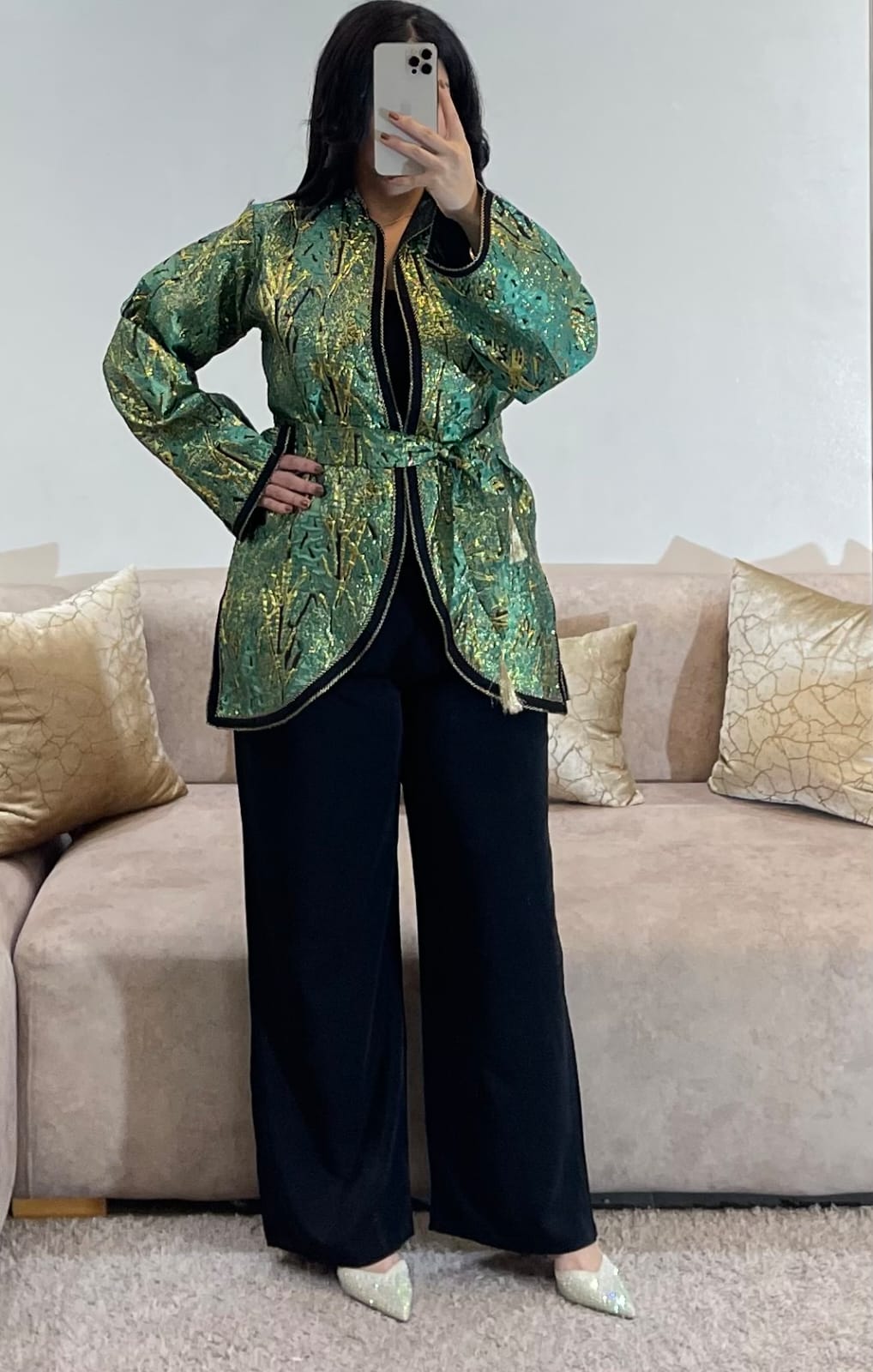 👗 كيمونو أنيق مع سروال وحزام – لوك مميز لعيد الفطر