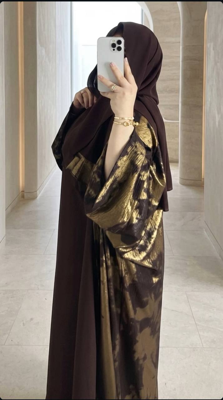 عباية طوب حرير 3 قطع بتفاصيل ذهبية – فخامة العيد والمناسب