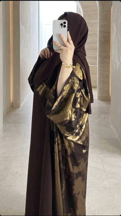 عباية طوب حرير 3 قطع بتفاصيل ذهبية – فخامة العيد والمناسب